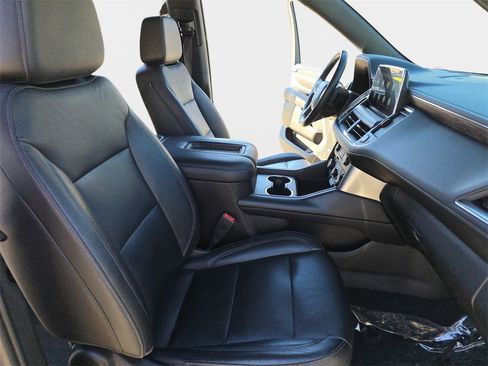 Used 2021 Chevrolet Tahoe LT w/ LT Signature Package image 12