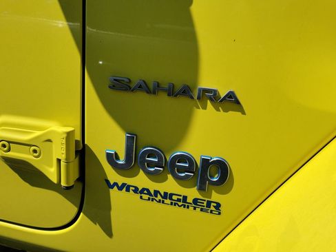 Used 2022 Jeep Wrangler Unlimited Sahara image 13