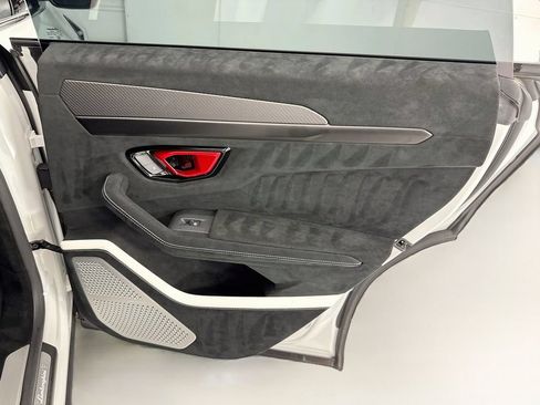Used 2023 Lamborghini Urus Performante AWD/4WD image 26