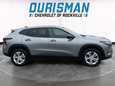 Used 2024 Chevrolet Trax LS w/ Driver Confidence Package image 6