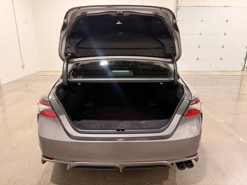 Used 2024 Toyota Camry SE image 9