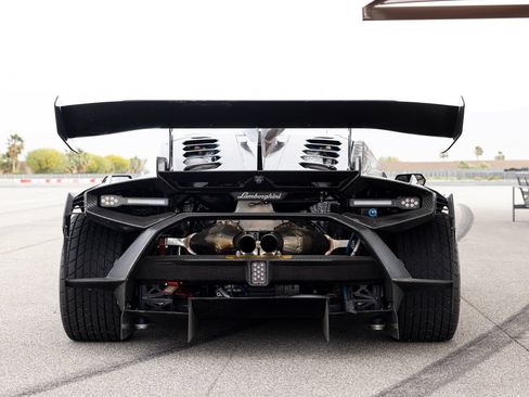 Used 2023 Lamborghini Huracan EVO RWD image 6
