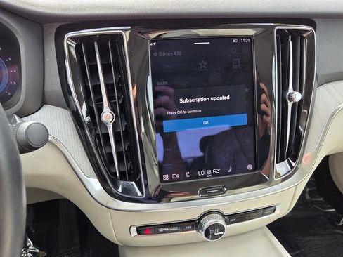 Used 2024 Volvo S60 B5 Plus image 24