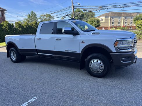 Used 2020 RAM 3500 Limited image 3