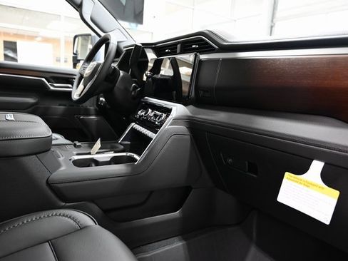 New 2026 GMC Sierra 3500 Denali w/ Denali Reserve Package image 18