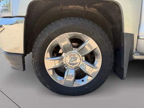 Used 2016 Chevrolet Silverado 1500 LTZ w/ LTZ Plus Package AWD/4WD image 24