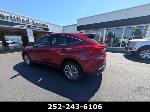 Used 2024 Toyota Venza Limited AWD/4WD image 7