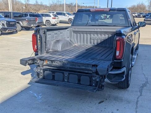 Used 2022 GMC Sierra 1500 SLT w/ X31 Off-Road Package image 17