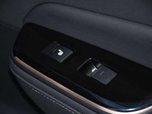 Used 2025 Toyota Crown Limited image 22