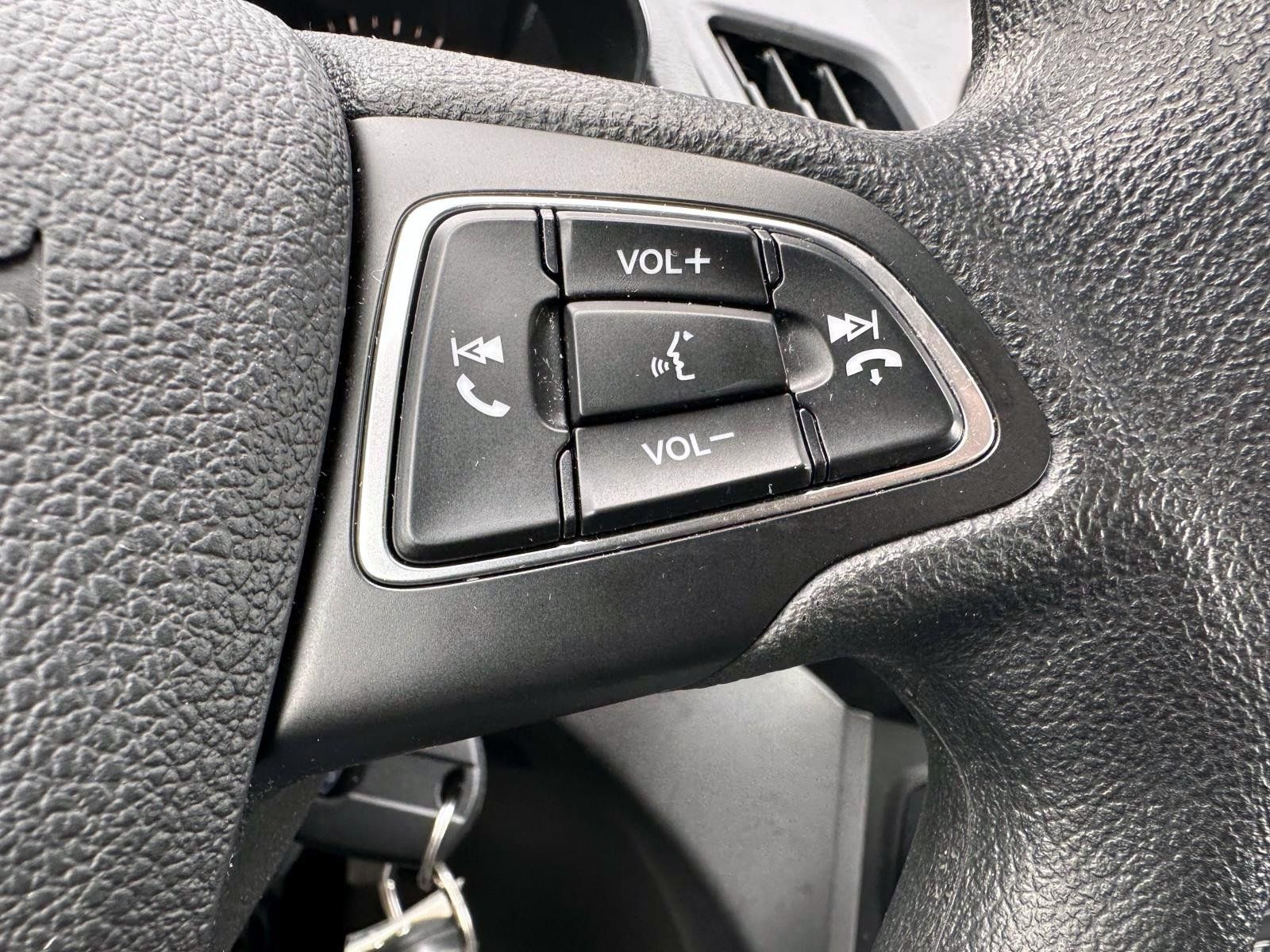 Used 2018 Ford Escape SE w/ SE Sync 3 Package AWD/4WD image 18