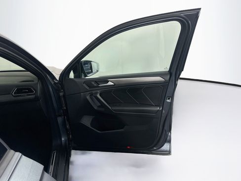 Used 2023 Volkswagen Tiguan SE R-Line FWD image 34