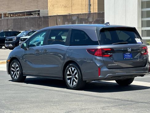 Used 2025 Honda Odyssey EX-L image 5