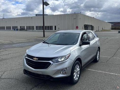 Used 2021 Chevrolet Equinox LT w/ LPO, Cargo Package image 3
