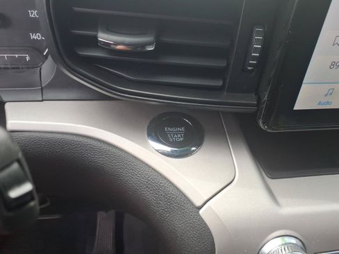 Used 2024 Ford Explorer XLT RWD image 25