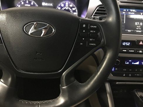 Used 2015 Hyundai Sonata Limited w/ Option Group 05 FWD image 25