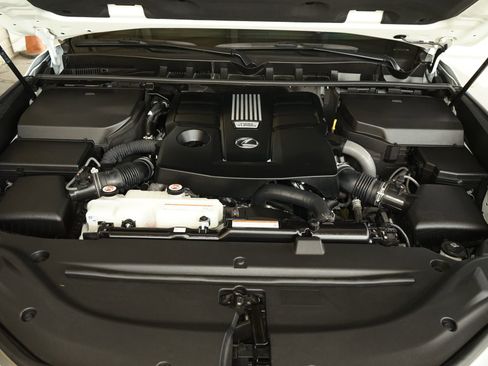 Used 2024 Lexus LX 600 4WD w/ Luxury Package image 36