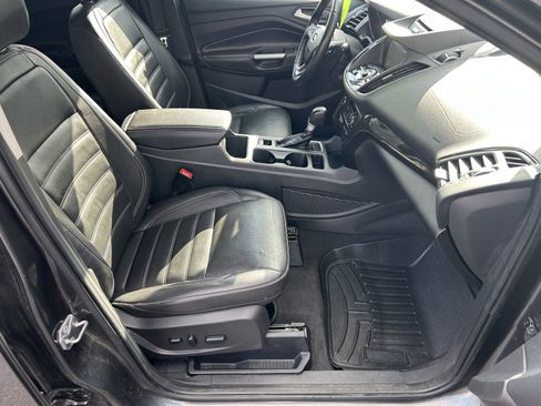 Used 2017 Ford Escape Titanium AWD/4WD image 13