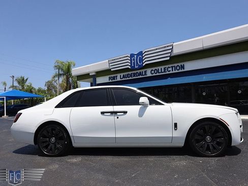 Used 2024 Rolls-Royce Ghost AWD/4WD image 2