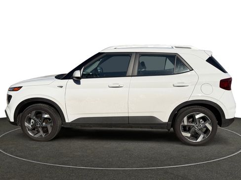 Certified 2025 Hyundai Venue SEL image 2