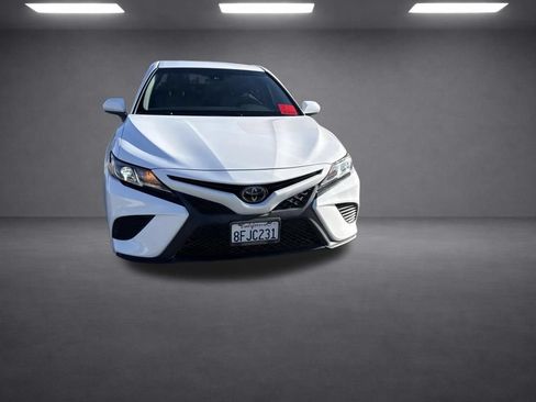 Used 2018 Toyota Camry SE FWD image 7