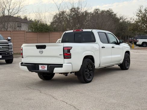 Used 2024 Nissan Frontier SV w/ Technology Package image 5