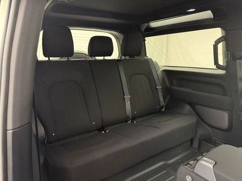 Used 2022 Land Rover Defender 90 AWD/4WD image 44