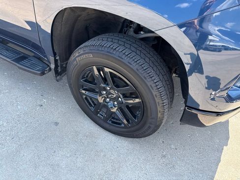 Used 2022 Chevrolet Silverado 1500 LT Trail Boss w/ LT Trail Boss Premium Package AWD/4WD image 10