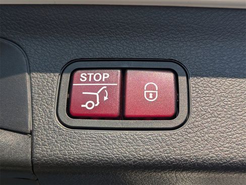 Used 2021 Mercedes-Benz GLS 580 4MATIC image 30