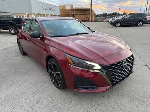 Used 2024 Nissan Altima 2.5 SR image 4