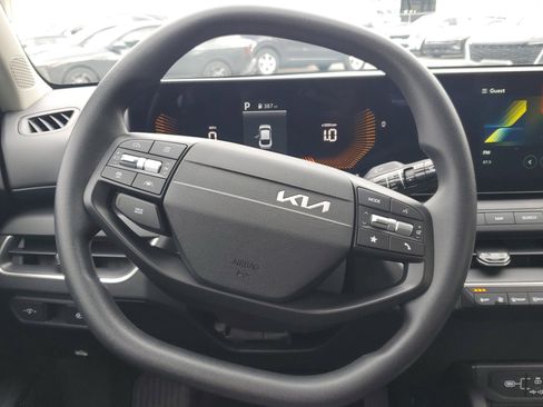 New 2025 Kia K4 LXS image 16