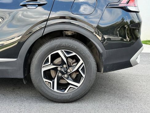 Used 2024 Kia Sportage LX FWD image 31
