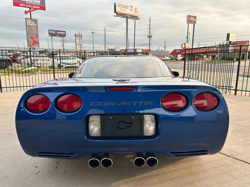Used 2002 Chevrolet Corvette Coupe w/ Preferred Equipment Group2 image 8