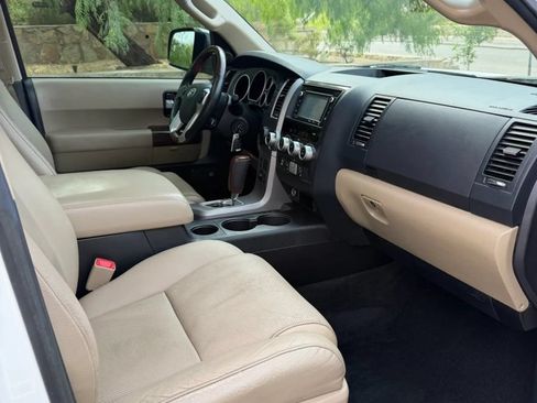 Used 2016 Toyota Sequoia Platinum RWD image 11