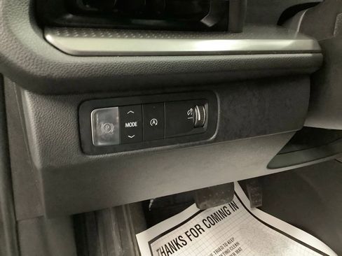 Used 2024 Chevrolet Traverse LT FWD image 12