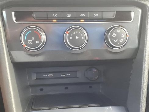 Used 2021 Volkswagen Tiguan S image 24