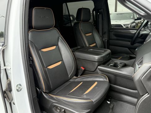Used 2023 GMC Yukon AT4 w/ AT4 Premium Package AWD/4WD image 24