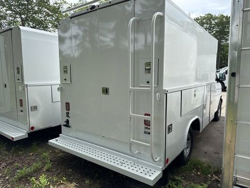 New 2025 Chevrolet Express 3500 w/ Power Convenience Package image 3