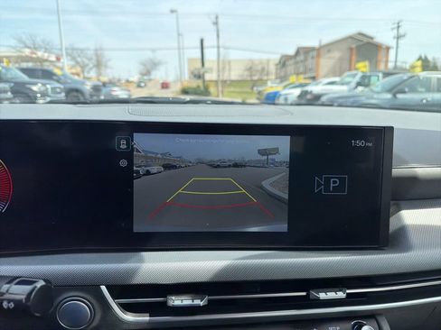 Used 2025 Hyundai Sonata SE FWD image 23