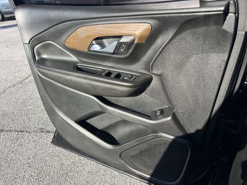 Used 2020 GMC Terrain SLE w/ Driver Convenience Package image 14