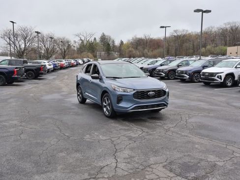 Used 2024 Ford Escape ST-Line w/ Tech Pack #1 AWD/4WD image 9