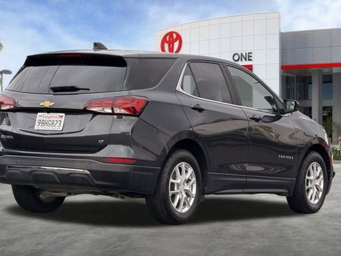 Used 2022 Chevrolet Equinox LT w/ Driver Convenience Package image 4