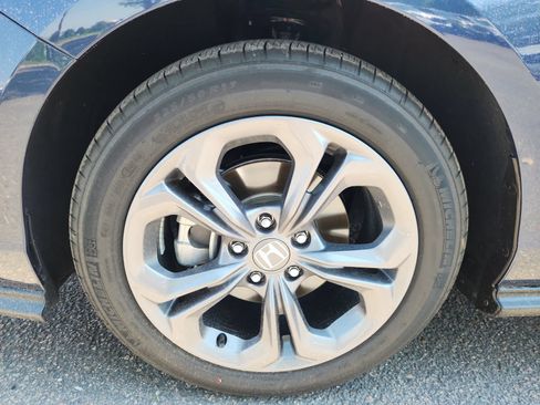 Certified 2023 Honda Accord EX image 17