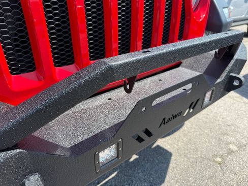 Used 2023 Jeep Wrangler Sport AWD/4WD image 9