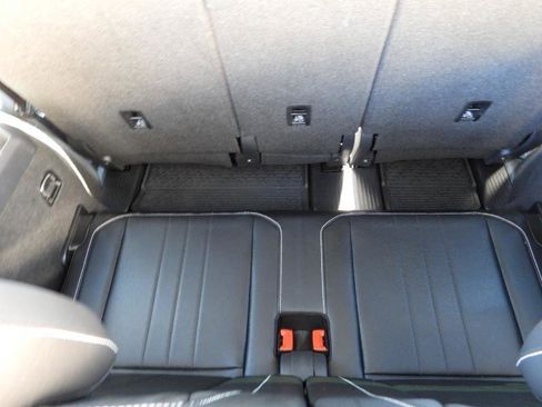 Used 2022 Volkswagen Tiguan SE R-Line image 40