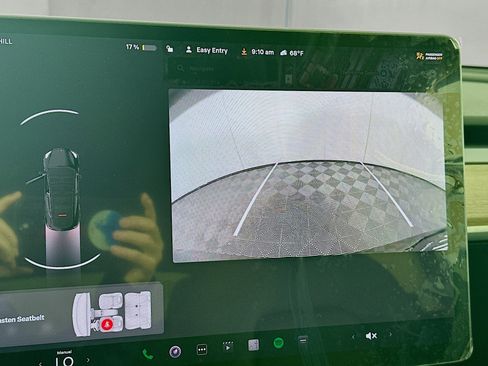 Used 2022 Tesla Model Y Long Range image 22