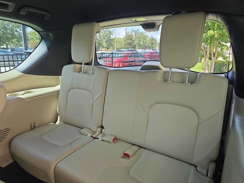 Used 2023 INFINITI QX80 Sensory w/ All-Season Package RWD image 10