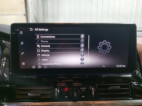 New 2026 Nissan Pathfinder Platinum AWD/4WD image 24