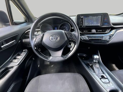 Used 2018 Toyota C-HR XLE FWD image 6