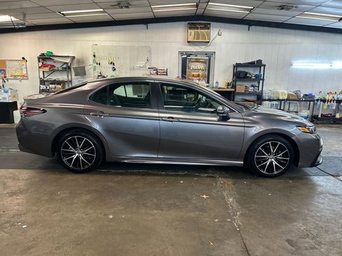 Certified 2023 Toyota Camry SE image 6