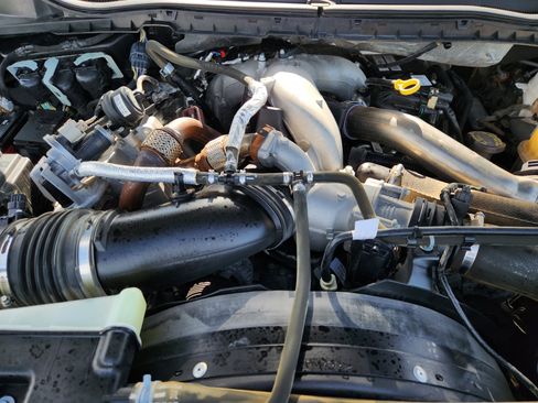 Used 2022 Ford F350 Platinum AWD/4WD image 31